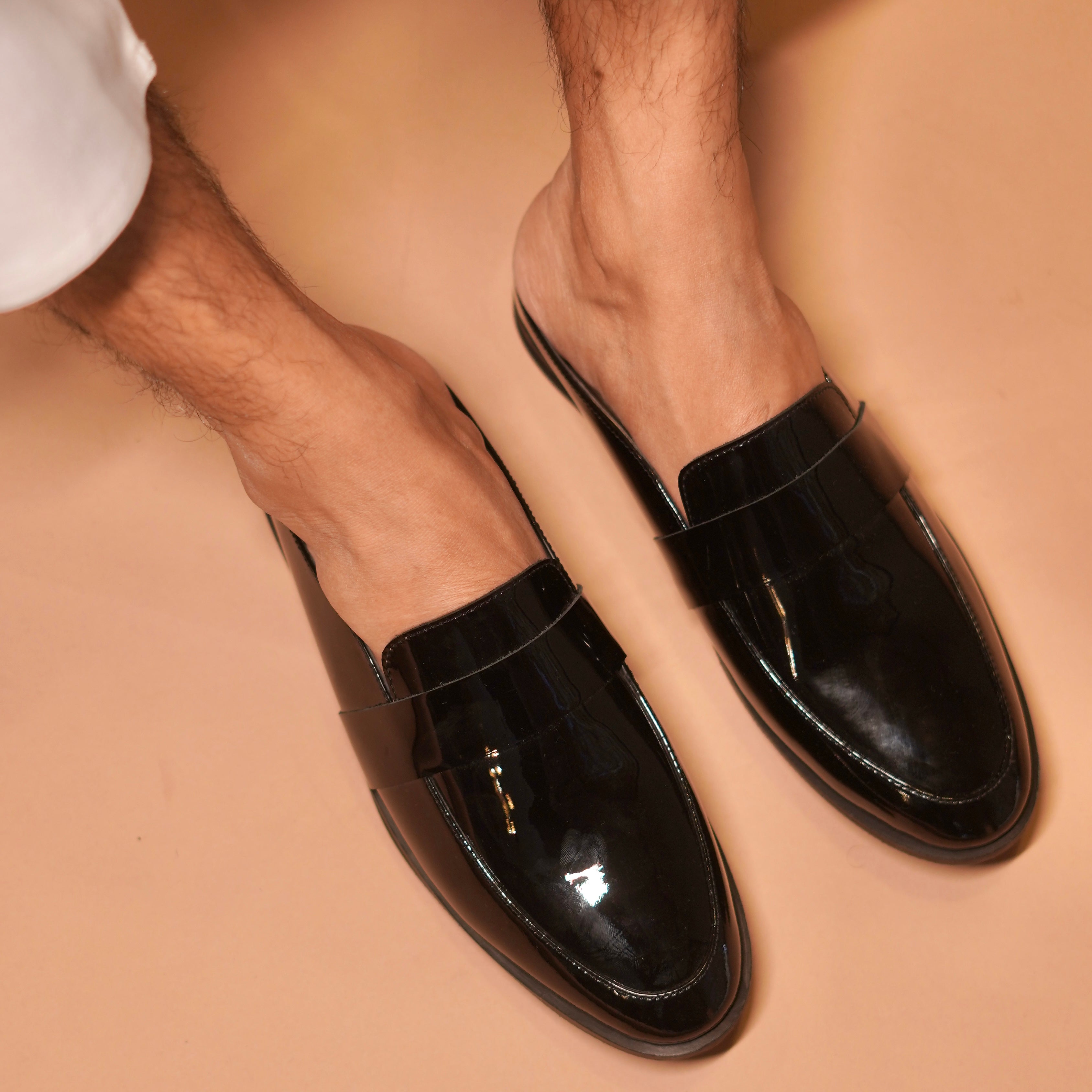 Hoffler Lustro | Black patent leather mules